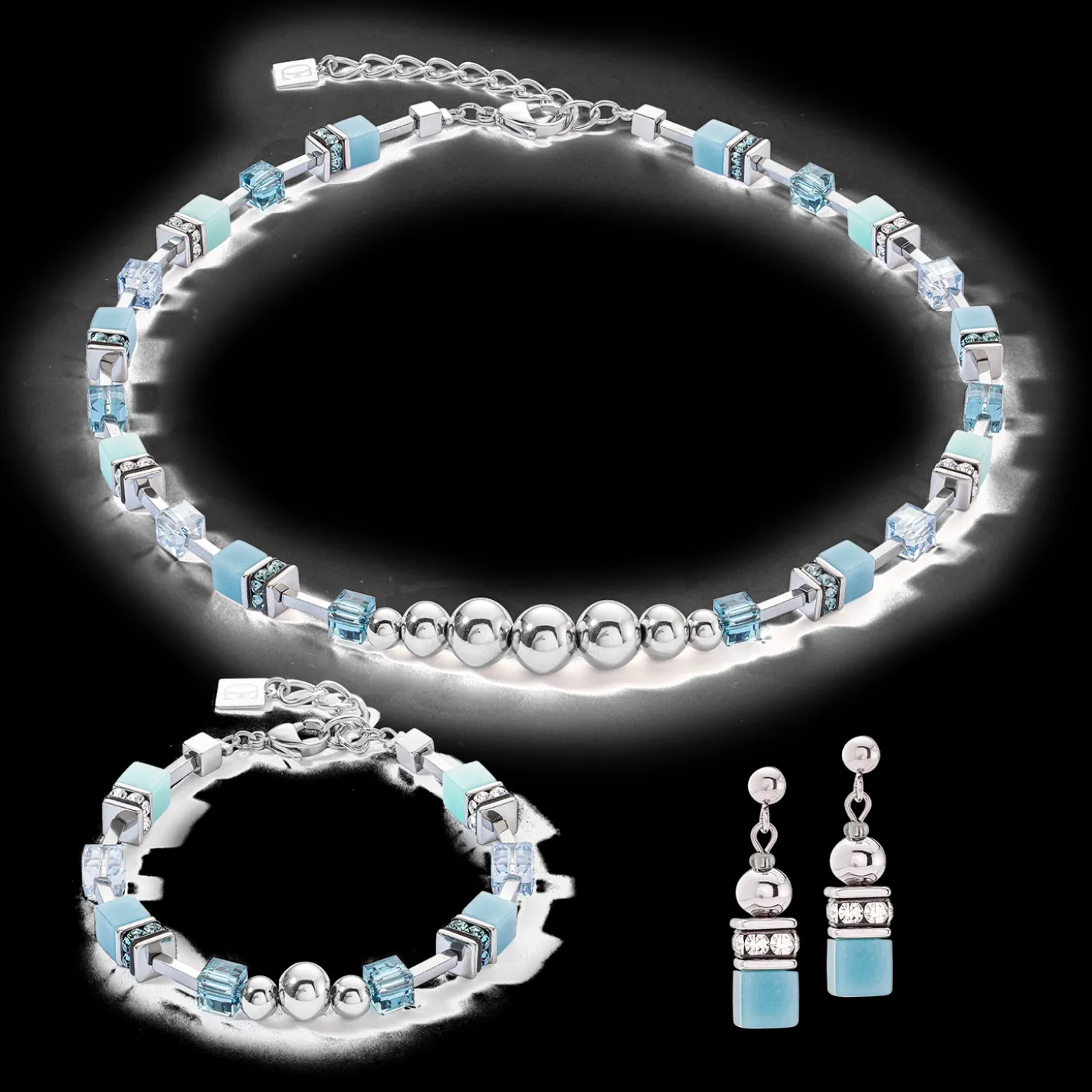 GeoCUBE® Fusion Spheres necklace ice blue